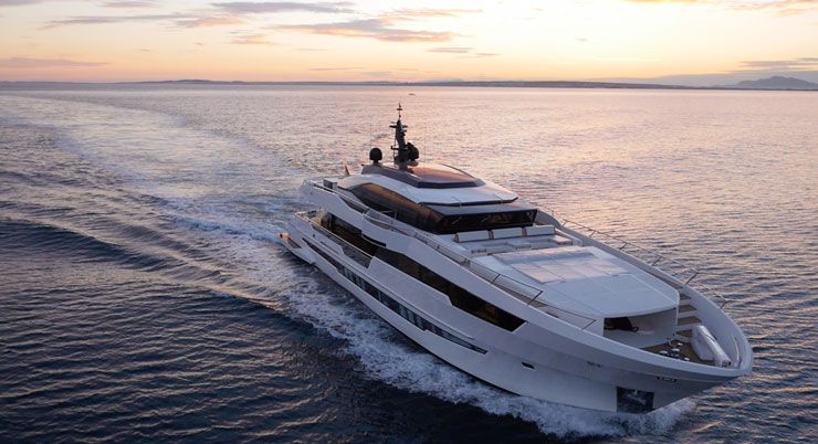 Astondoa 110: eye-catching style