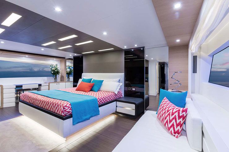 Astondoa 110 Century: master stateroom