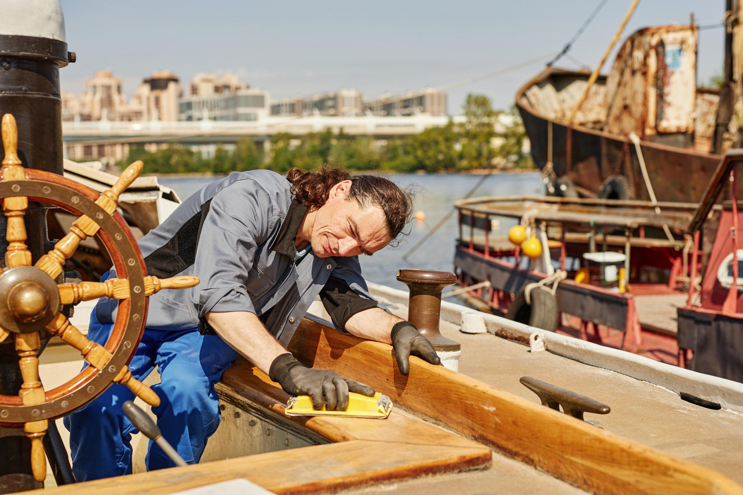 Cleaning boat