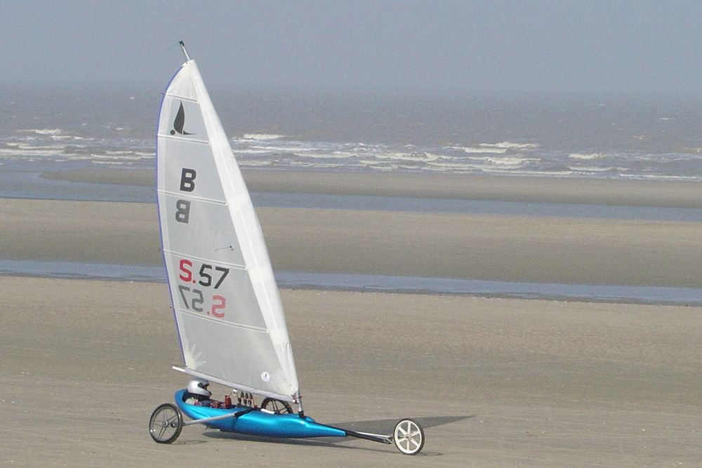 land sailing