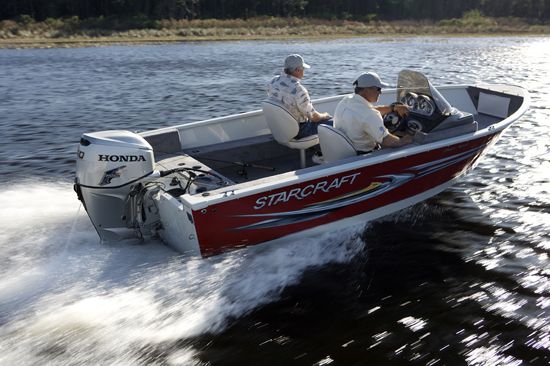Honda's BF60 powers a Starcraft.