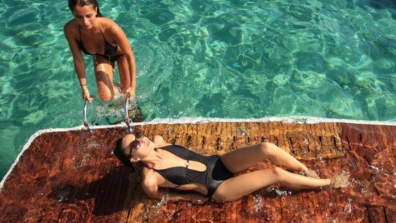 hydraulic swim platform