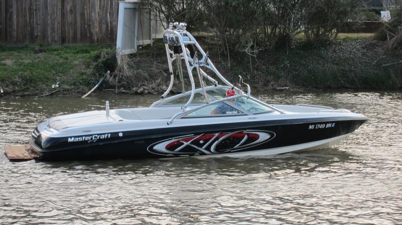 Mastercraft X-10 Tow Boat: Fast Video Tour
