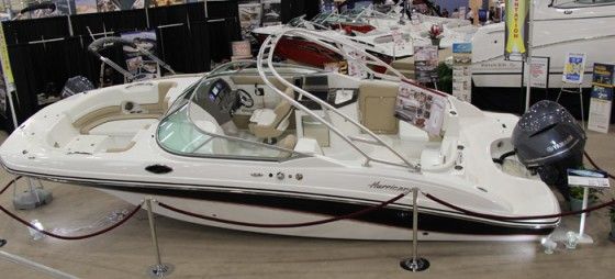 hurricane sundeck deckboat