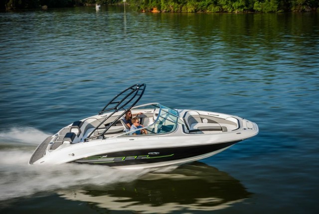 Sea Ray 24 Jet: The Biggest Jet Boat of the Year