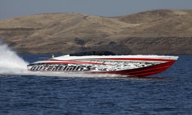 Dustin Whipple’s Outerlimits SV 43 is a one-of-a-kind aquatic rocket that can top 150 mph. All photos by Robert Brown.