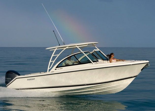 A photo of a Pursuit DC 265 underway.