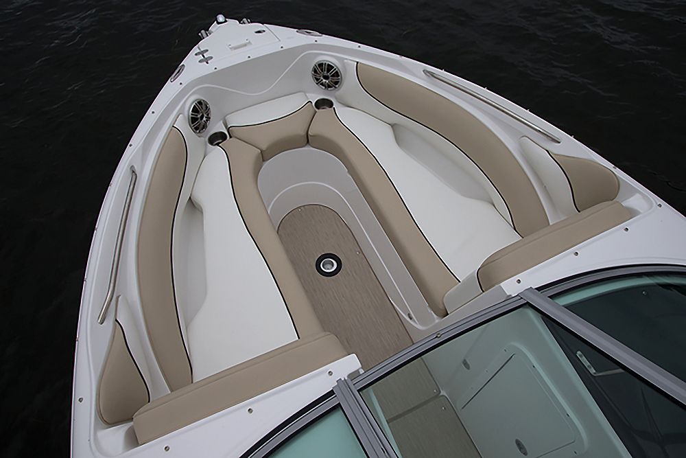 The bow is comfortable, stylish, and unlike many competitors manages to incorporate the bow ladder and anchor locker beneath a single hatch.