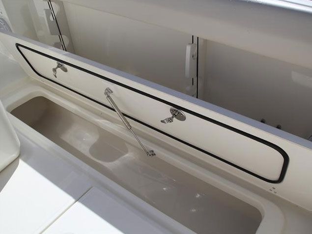 When you get lucky, you won’t have a problem stowing your catch. Note that the two-part molded hatches on the 280 Outrage fishboxes are also gasketed, and are supported by a gas-assist strut.