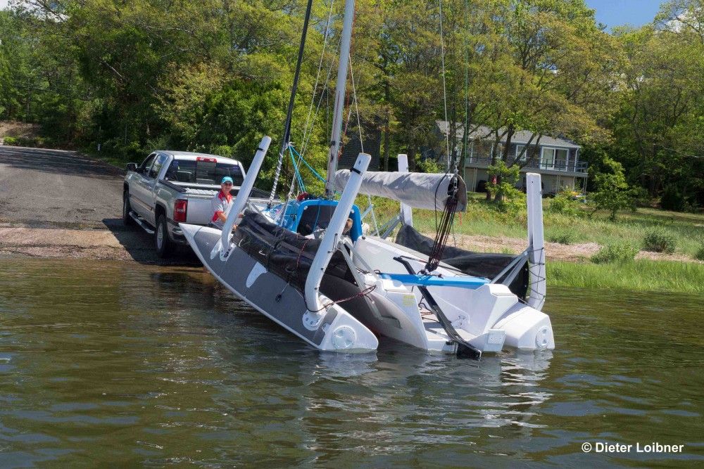 Off the ramp: With stepped mast and folded amas the boat is backed into the water. Photo: Dieter Loibner.