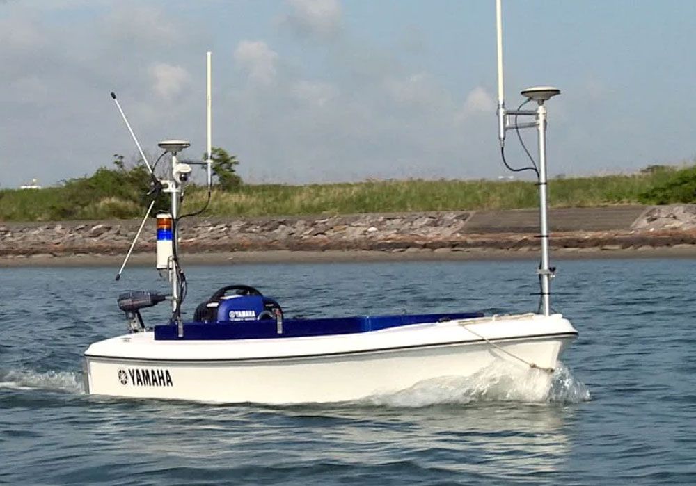 The Breeze 10 prototype looks like one of the first Google cars from 2008—wires everywhere. Image courtesy of Yamaha Motor.