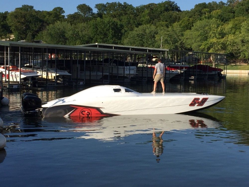 In the first race of its Stock-class rookie season, C&R Racing took first place in this 32-foot Doug Wright catamaran rigged by Performance Boat Center.
