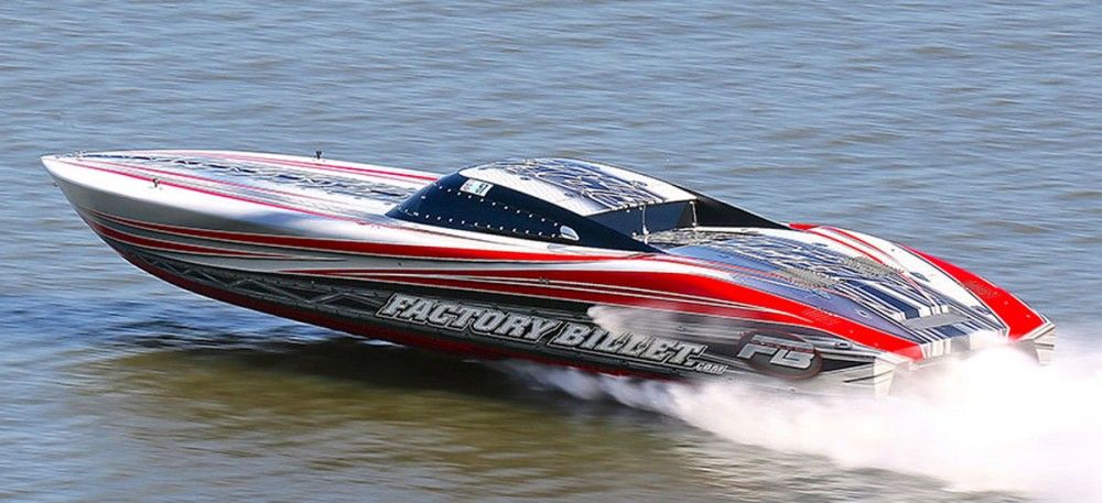 A pioneer in the custom go-fast powerboat painting world, Dean Loucks of The Art Of Design handled the graphics for the iconic Factory Billet Outerlimits 51-foot V-bottom. Photo by Pete Boden/Shoot 2 Thrill Pix.