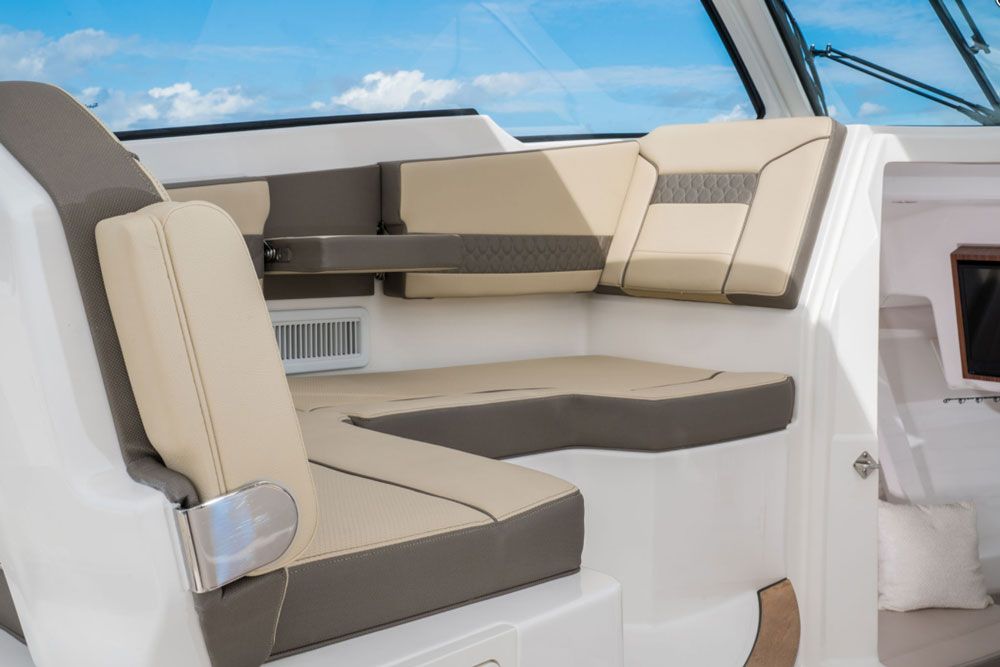 We like that port-side lounge, but what we like even more is the chilly breeze provided by the helm-deck air conditioning vents.