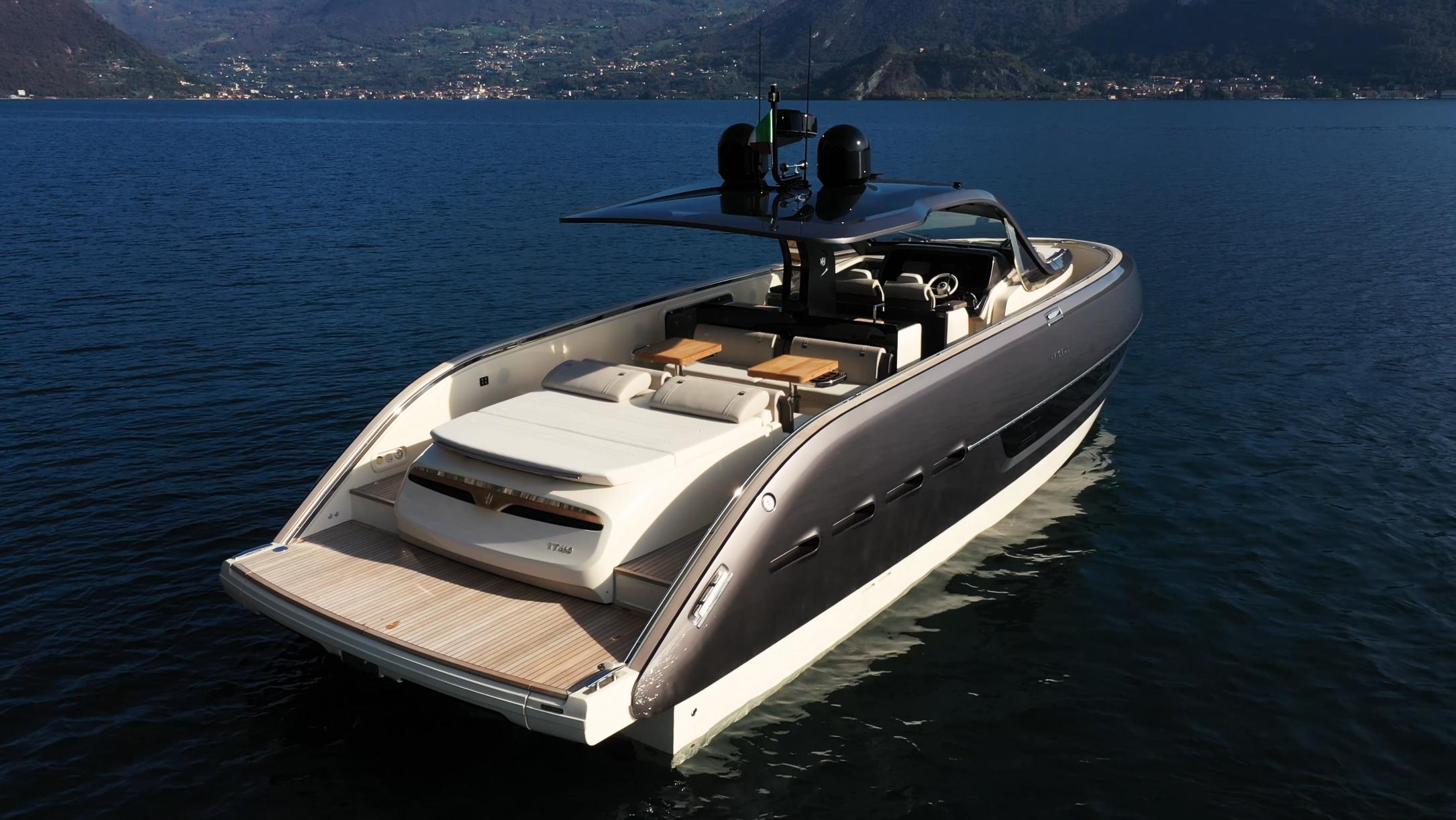2022 Invictus TT460 Boat Review: MIBS Debut Yacht