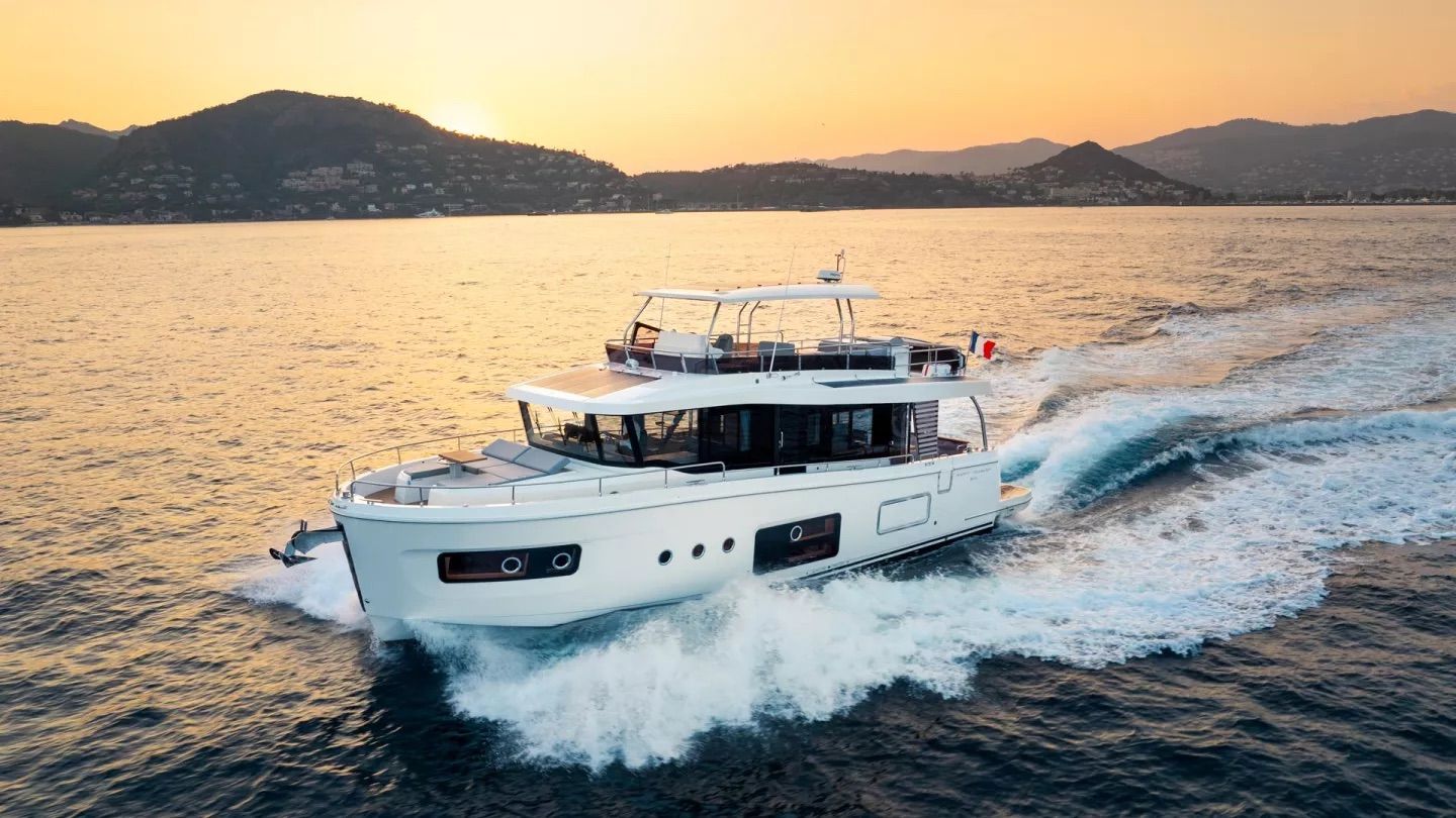 2025 Beneteau Swift Trawler 54