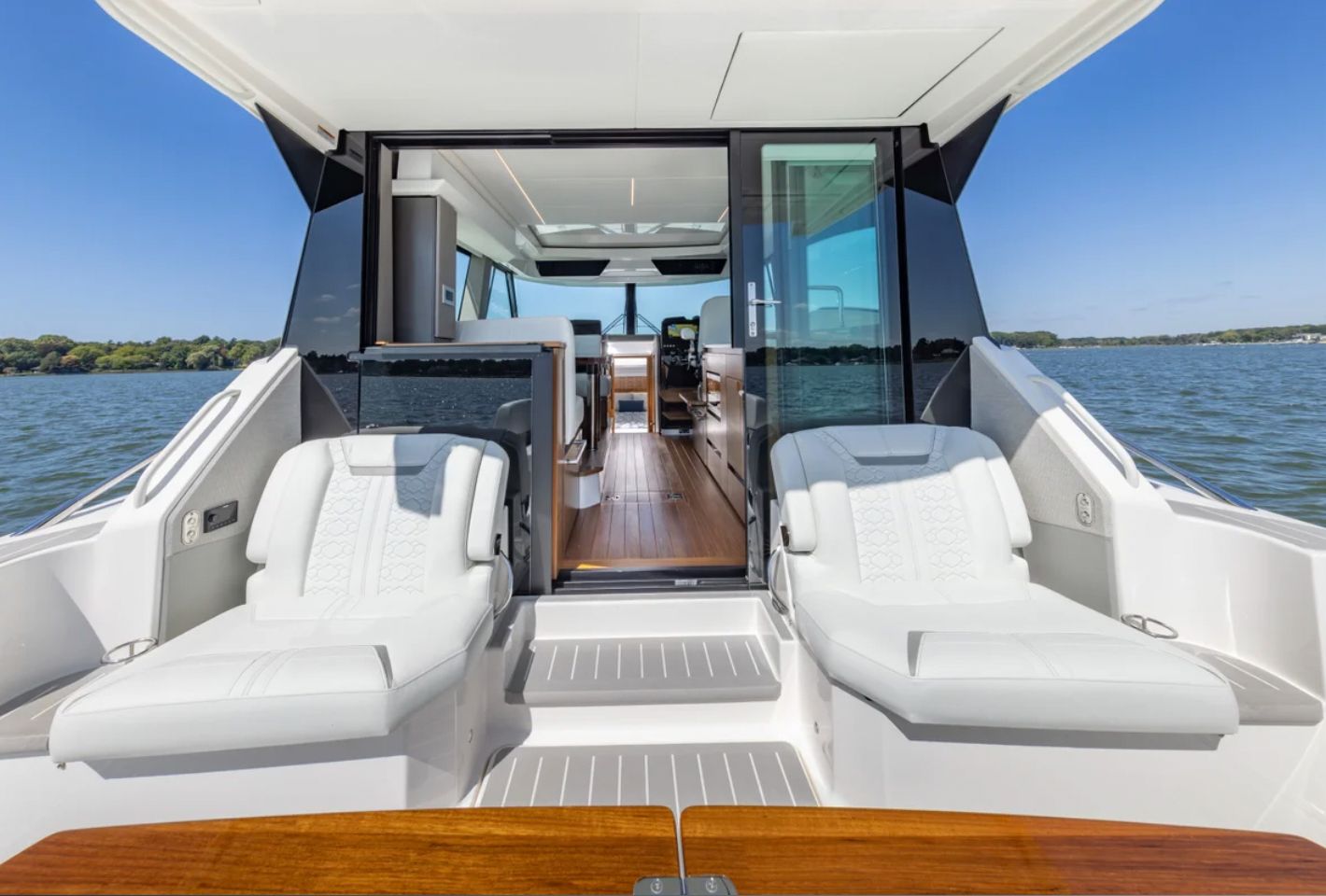 Tiara Yachts 43 LE