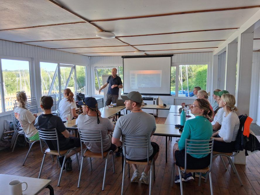 The-theory-of-sailing-being-taught-in-the-sailing-club