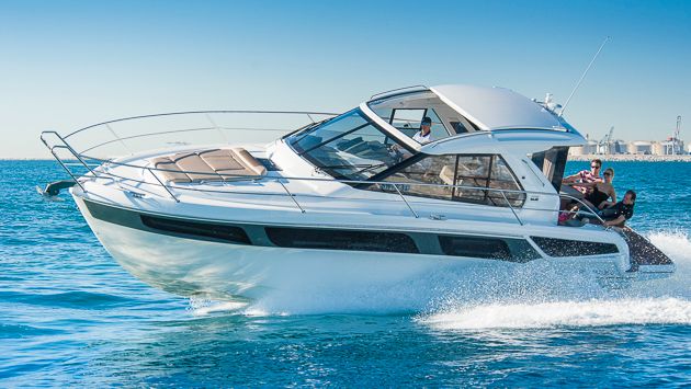 Bavaria Sport 360 Coupe: Schiebedach-Cruiser mit interessanten Details. Foto: Dieter Wanke