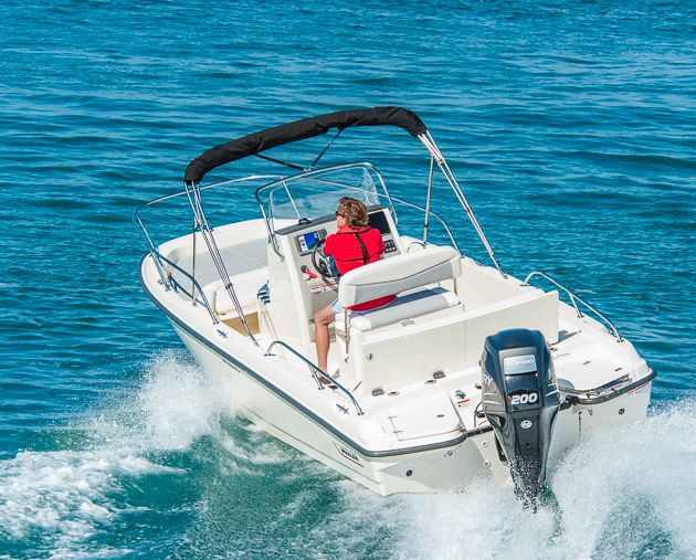 Mit 150 PS ist die Dauntless 210 nicht maximal aber doch ausreichend gepowert. Foto: Dieter Wanke