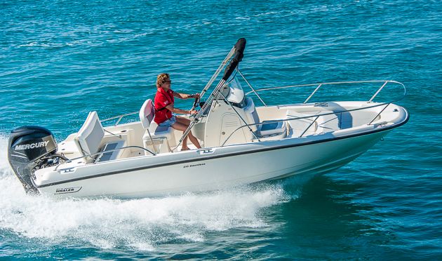 Immer mit der Ruhe: Die Boston Whaler 210 Dauntless bewahrt auch bei Rauwasser ihre Souveränität. Foto: Dieter Wanke