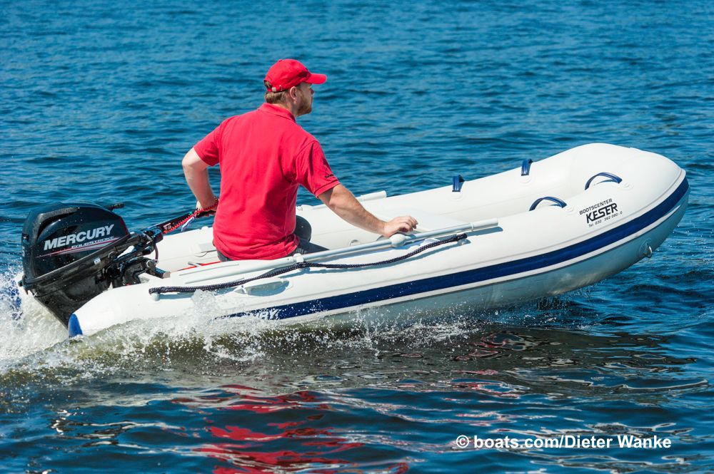 Keine Yacht, sondern ein kostengünstiges Einstiegspaket mit serienmäßigen Paddeln. Foto: Dieter Wanke