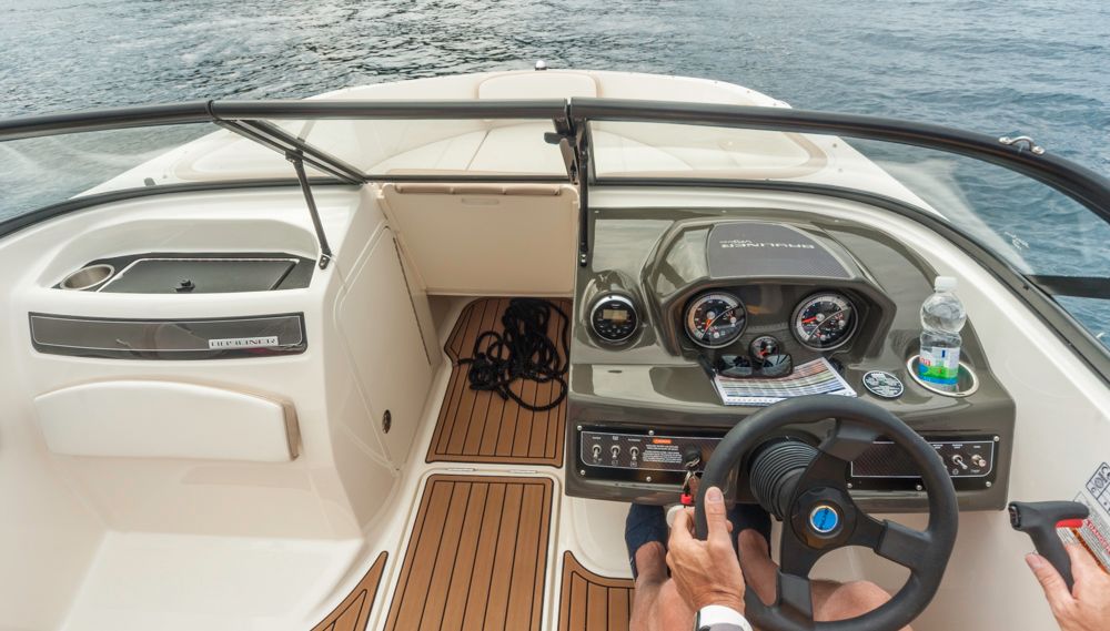 2016 Bayliner VR 5-0990