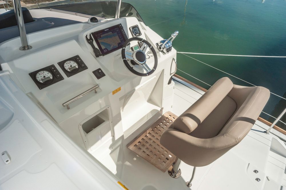 Luftig: Vom erhöhten Arbeitsplatz hat der skipper beste Rundumsicht. Foto: boats.com/Wanke