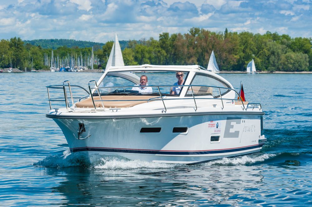 Bekanntes Boot, sauberer Antrieb: Nimbus 305 Drophead E-Power mit einem Deep Blue Aggregat von Torqeedo Foto: boats.com/Wanke
