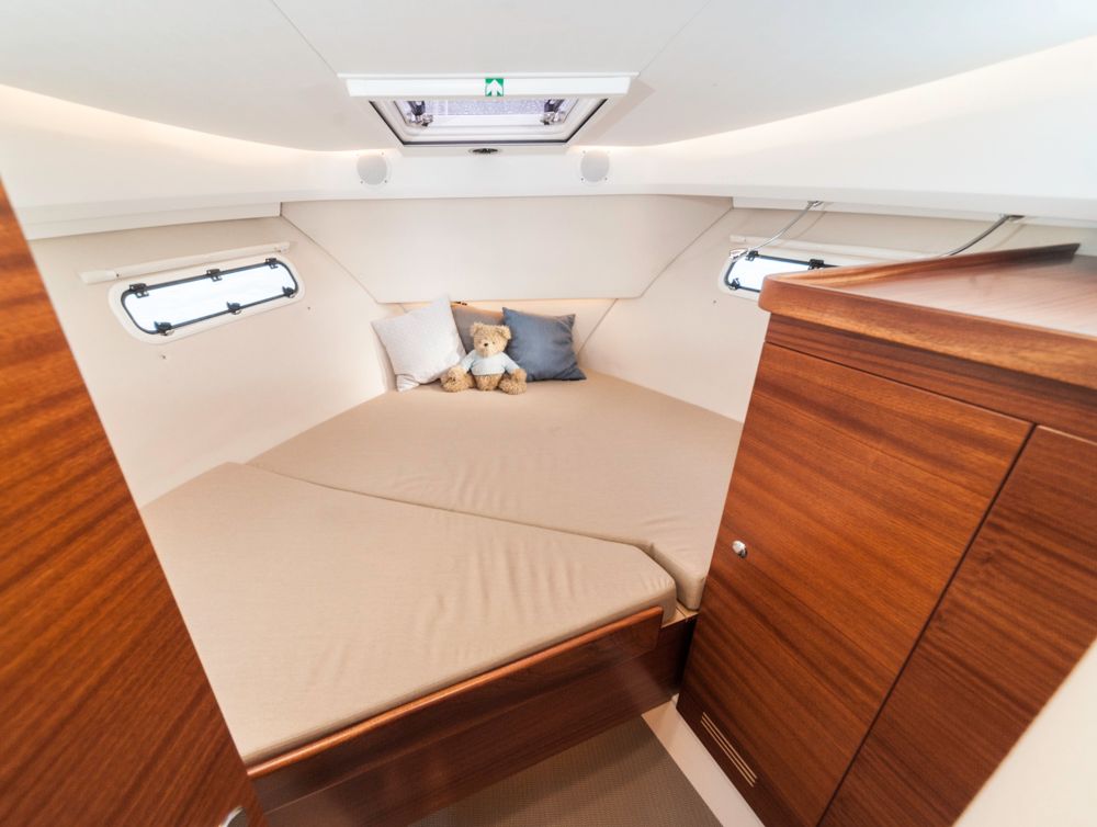 Mit viel Hochtechnologie im Motorraum bleibt die Nimbus auch ihren Leisten treu, was Passagierkomfort unter Deck angeht - und den Qualitätsanspruch bei der Verarbeitung. Foto: boats.com/Wanke