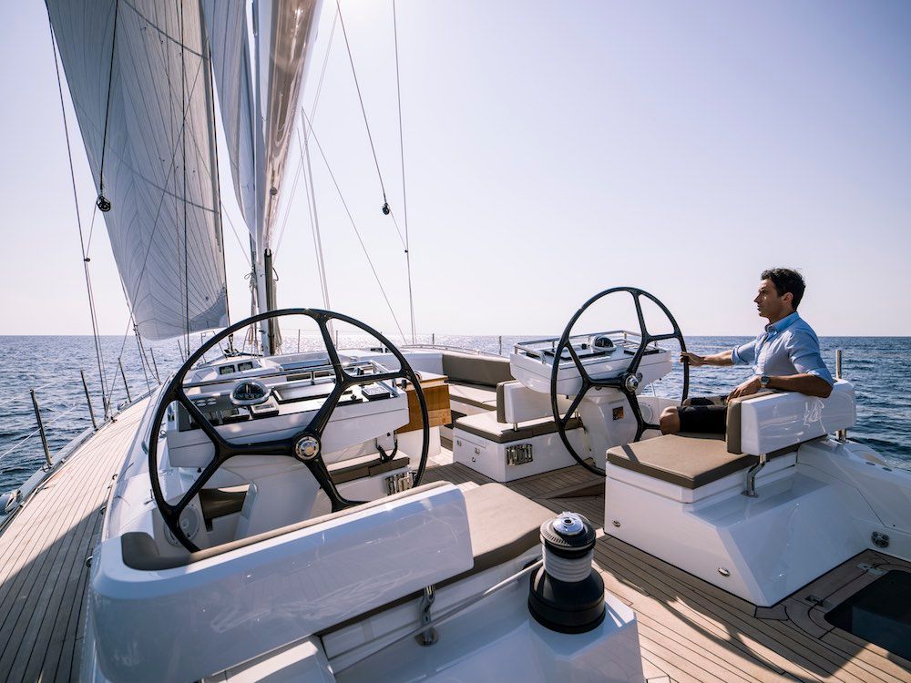 Alles im Griff, alles unter Kontrolle. Arbeitsplatz des Rudergängers im Oyster-Cockpit