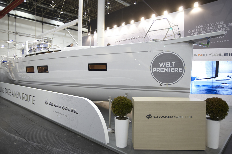 Grand Soleil 46 LC: In Halle 16 sitzt das neueSchiff ohne Kiel am Hallenboden. Foto: YACHT/M. Strauch