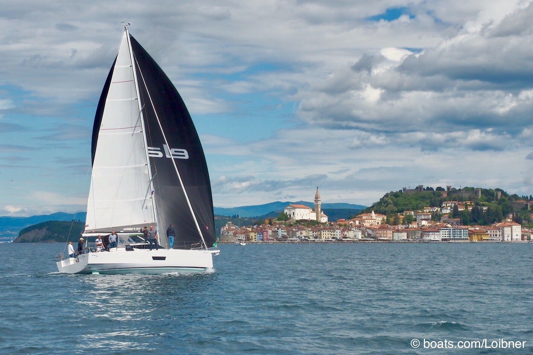 Die Elan GT5 bei Testfahrten vor Portoroz, Slowenien