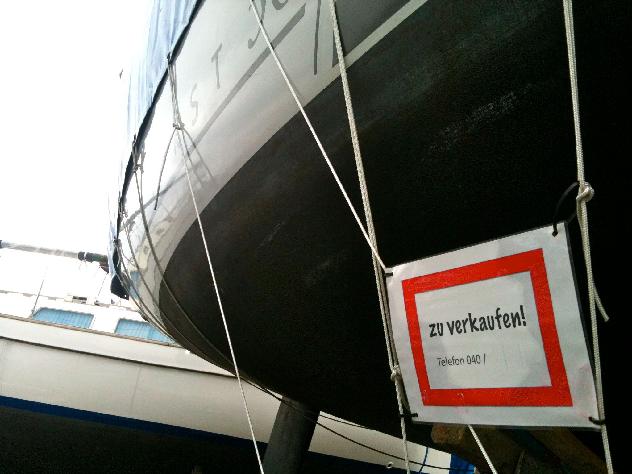 Die Wahrheit steckt beim kauf eines Gebrauchtbootes immer unter der Plane. Foto: Dieter Loibner/boats.com