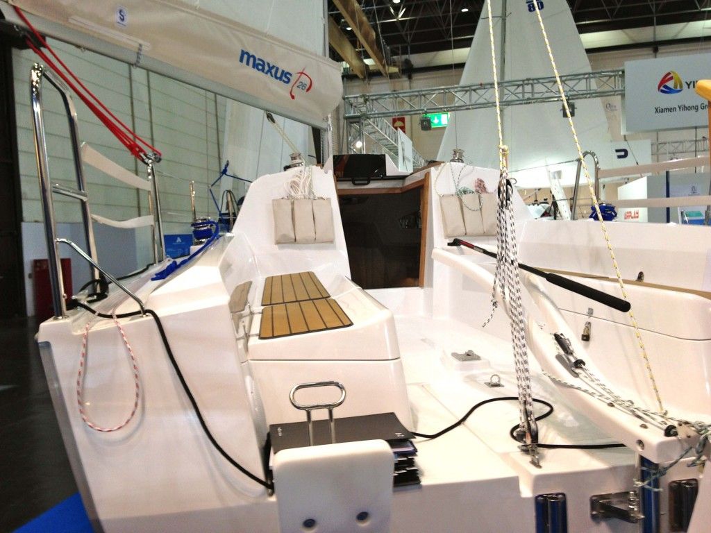 Einfach währt am längsten: Das Cockpit der Maxus 26 ist schörkellos aber praktisch. Foto: Dieter Loibner/boats.com