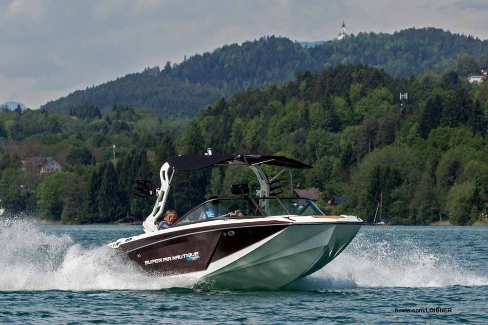 Auch als Stromer flott: Die Super Air Nautique GS20 Electric am Wörthersee. Foto: boats.com/Loibner