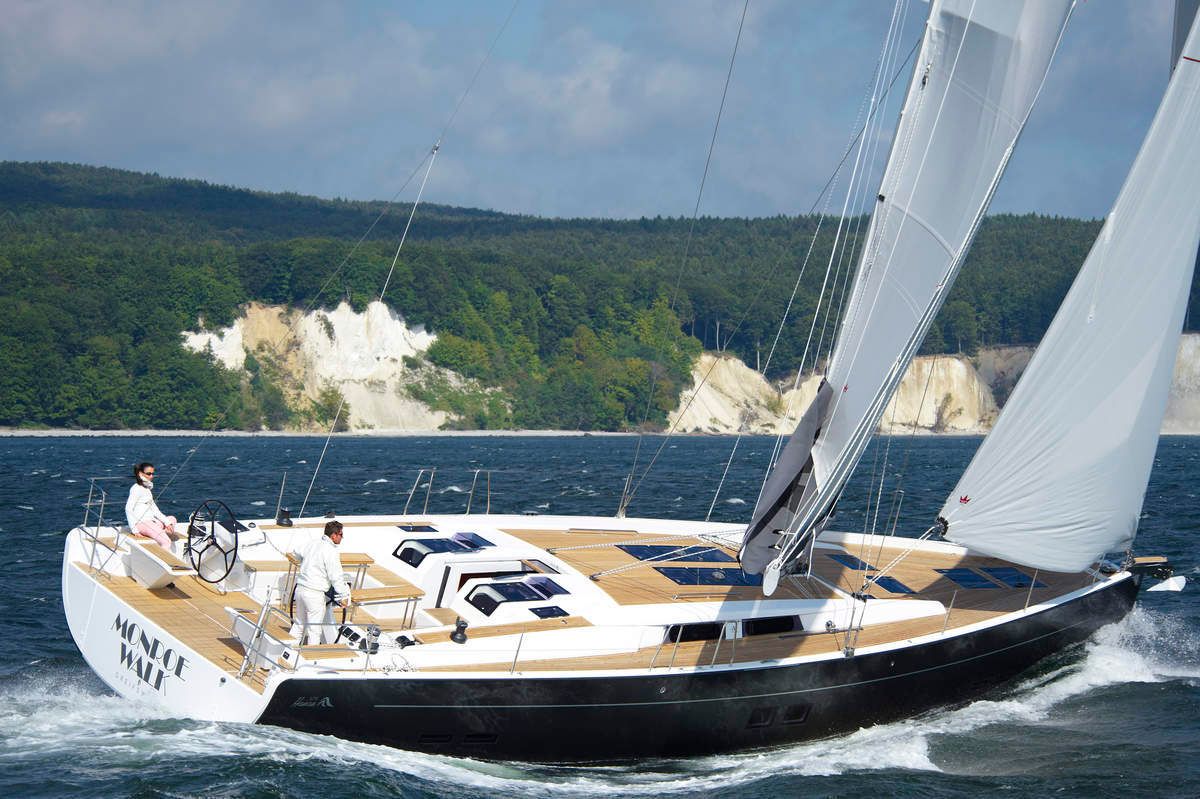 Designsprache. Eine von Judel & Vrolijk & Co. entworfene Hanse 575 auf Raumschotkurs. Dieses Modell soll über 200 mal verkauft worden sein.