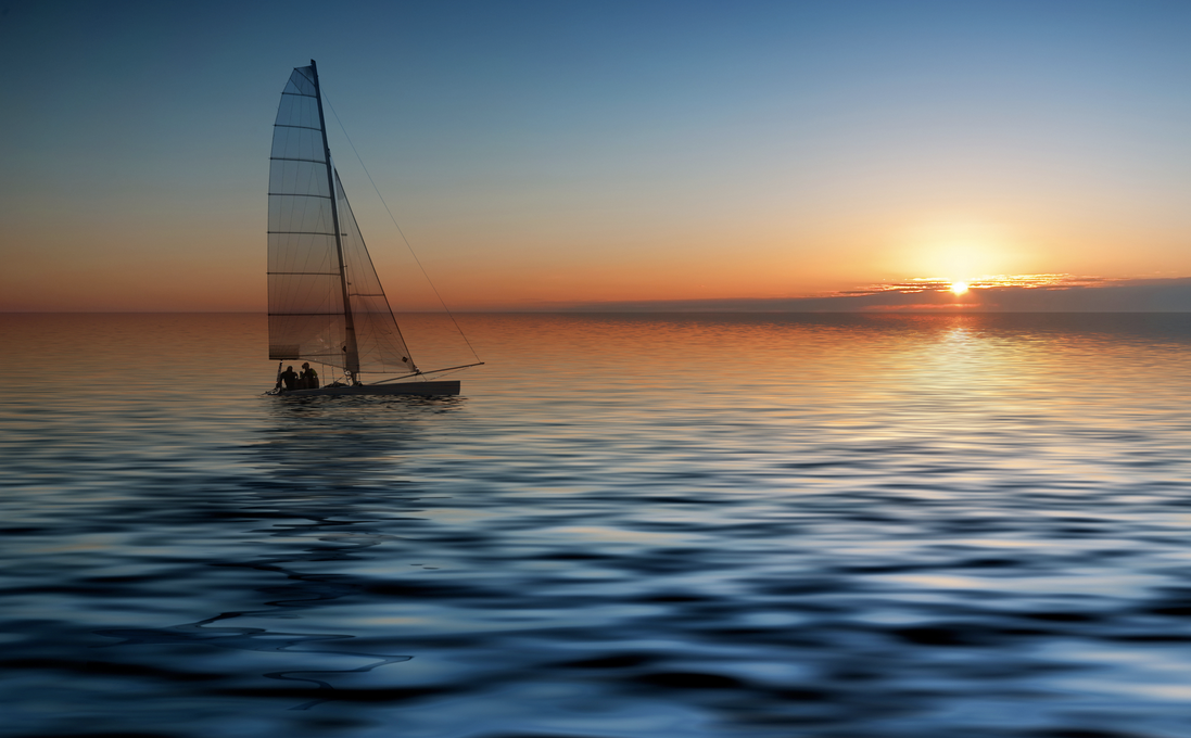 Ruhige See, klarer Himmel, sonne am Horizont: Gute Gründe, dem Alltag auf einem Segelboot zu entfliehen. Foto: www.izoom.me