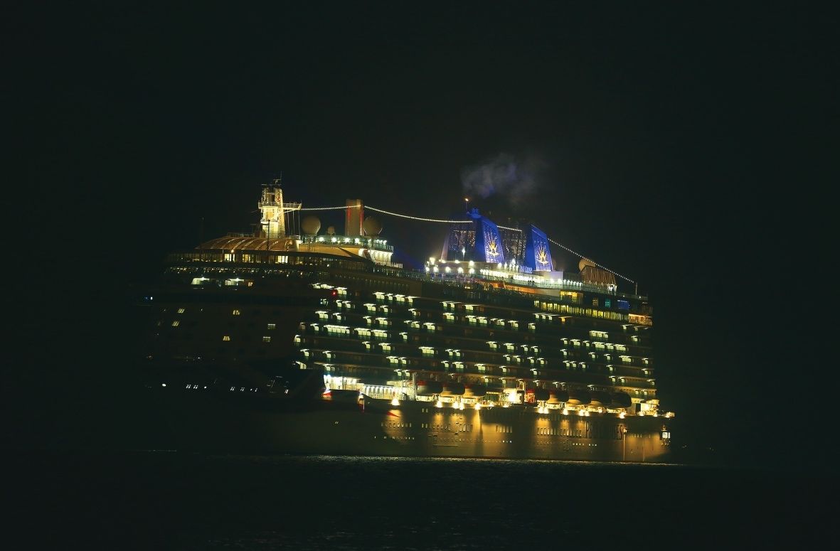 Rieseneimer: Die frisch getaufte Britannia geht auf Jungfernfahrt. Foto: boote/Christian Tiedt