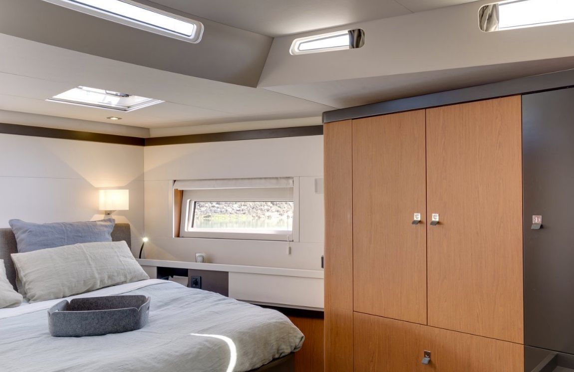 oceanis_yacht62_guest cabin