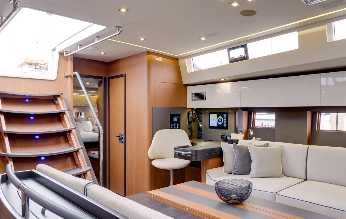 oceanis_yacht62_salon2