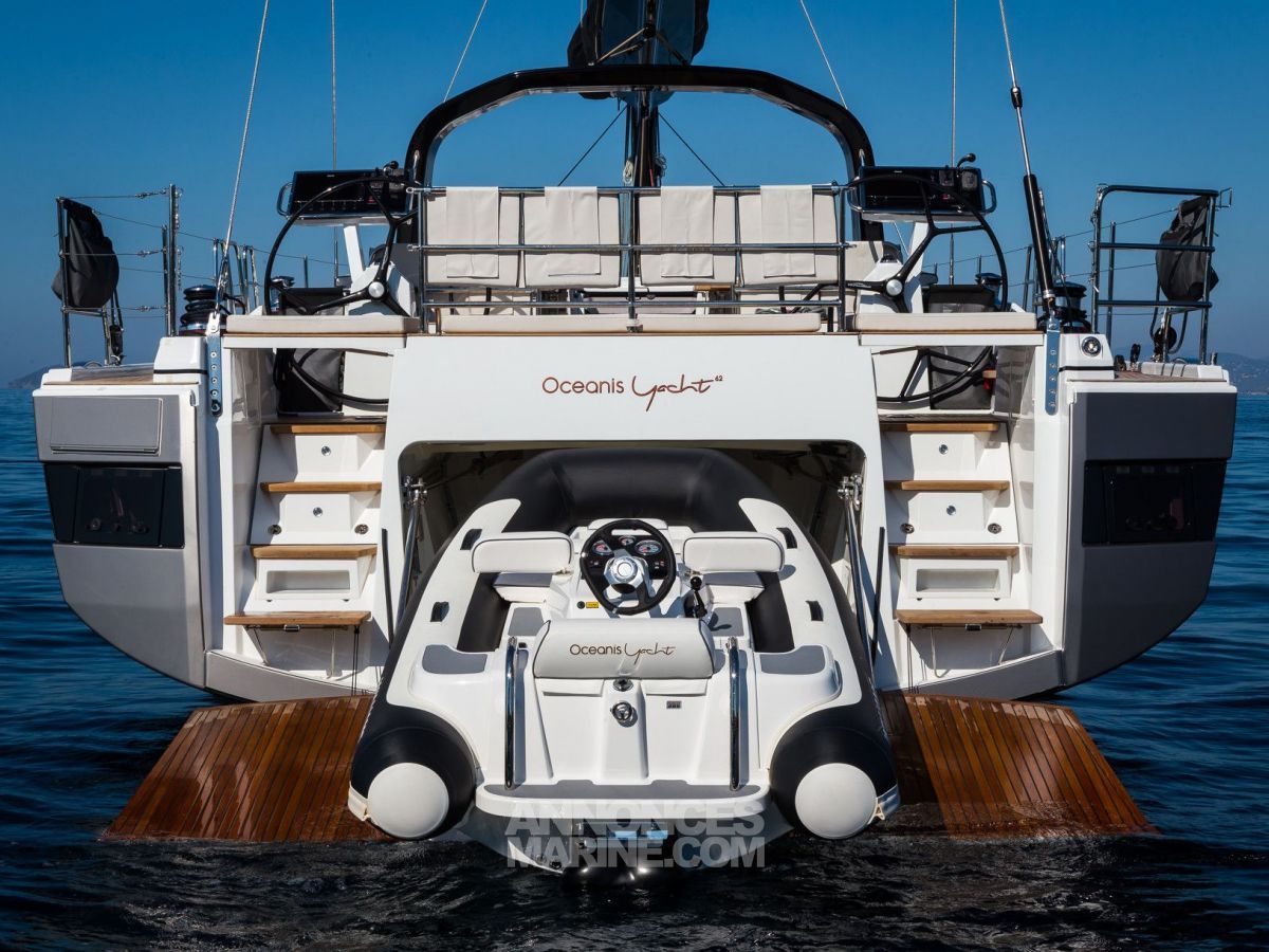 oceanis_yacht62stern