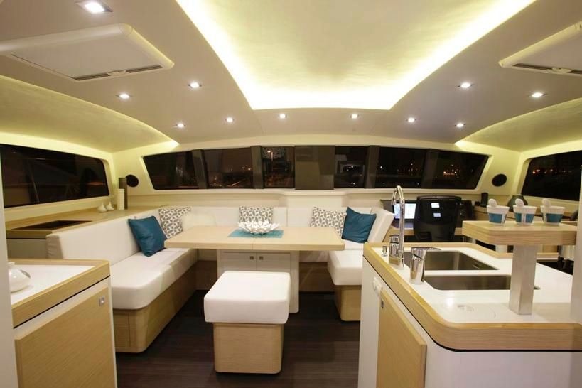 Outremer51_salon