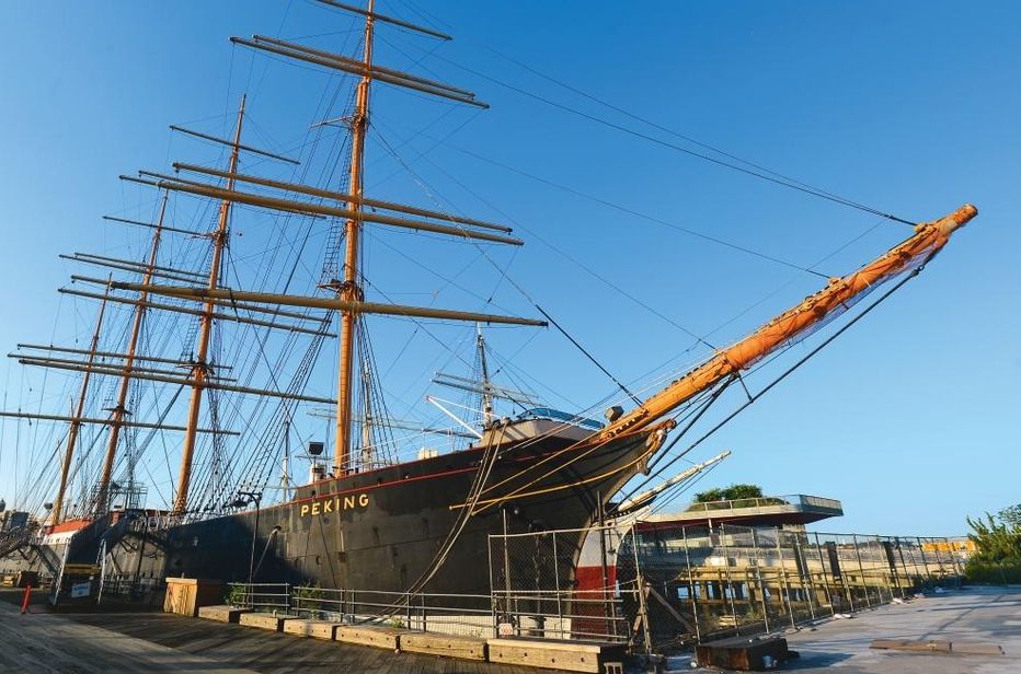 Die „Peking“ an ihrem Liegeplatz in New York. Foto: YACHT/T. Everke