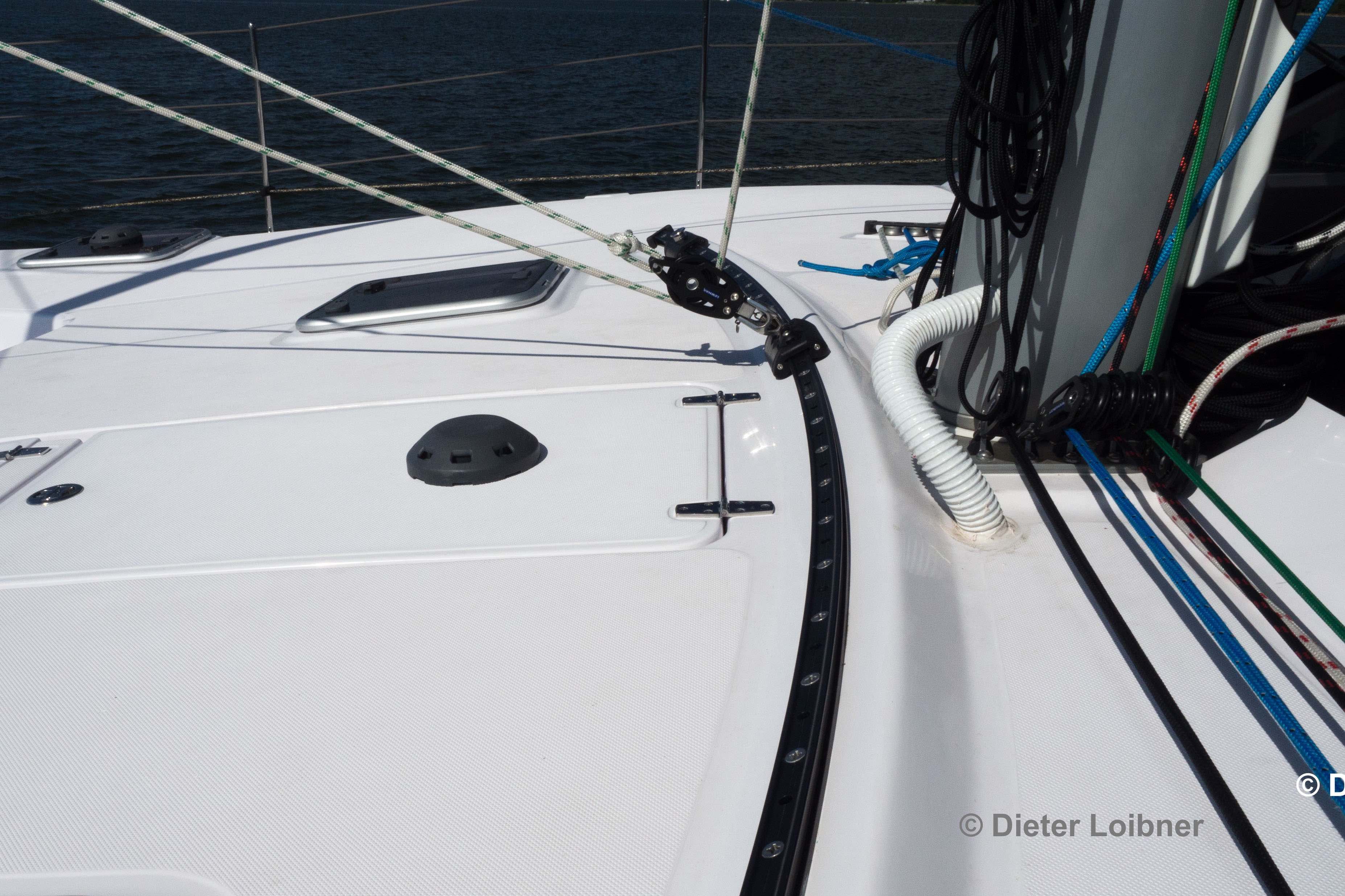 Kurvengeist: Die Normalfock wird an einer gekrümmten Schiene angeschlagen, die der Crew beim Wenden die Arbeit abnimmt. Foto: Dieter Loibner