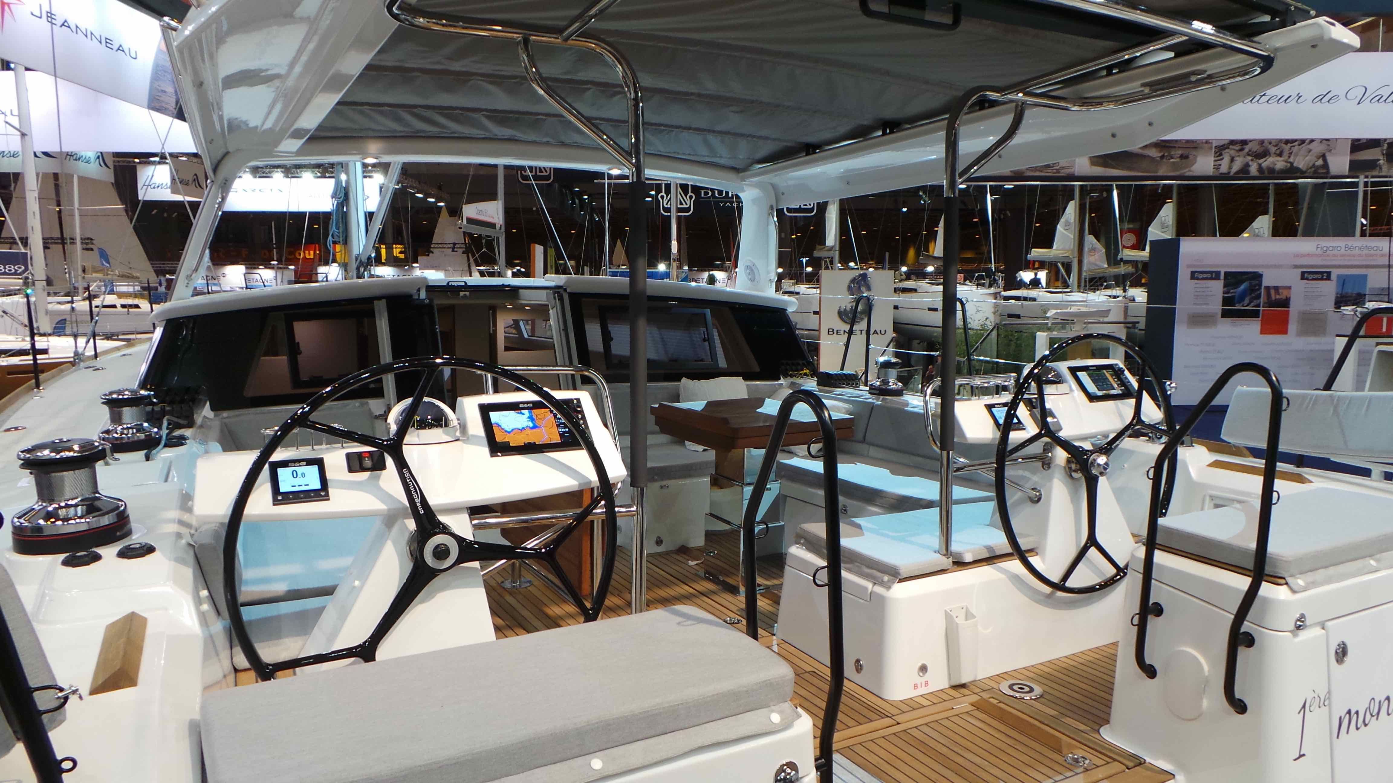 Mono- mit Multihull-Einflüssen: die neue Sense 51 mit faltbarem Bimini. Foto: YACHT/Y. Kethers