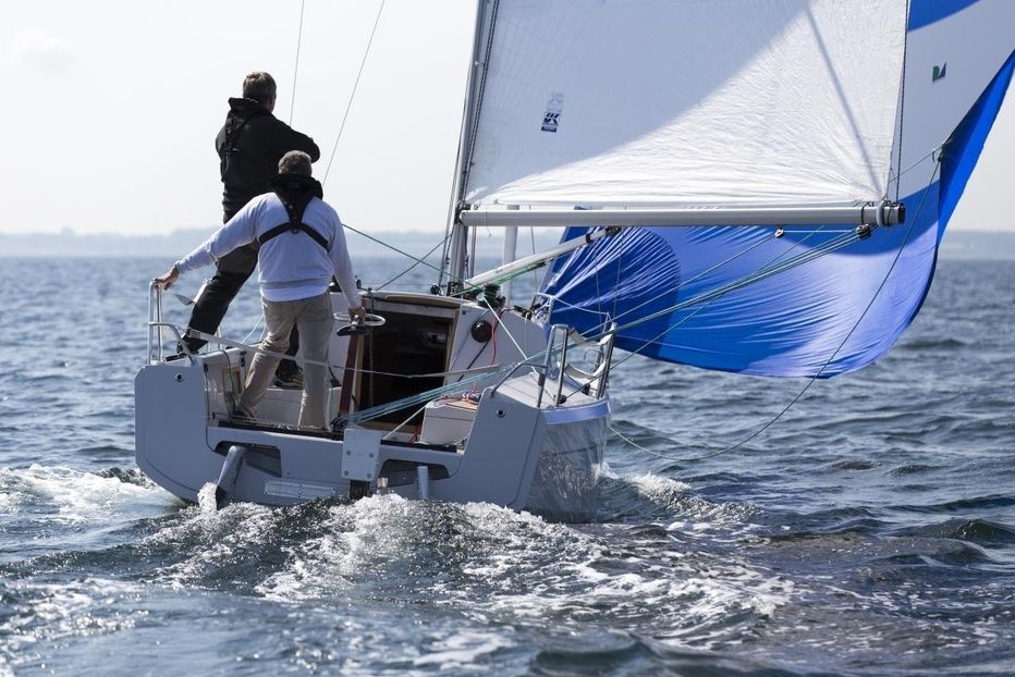 Modern, nicht extem: Doppelruderanlage und Kimmkanten prägen die Heckpartie der SQ 25 Foto: YACHT/S. Reineke