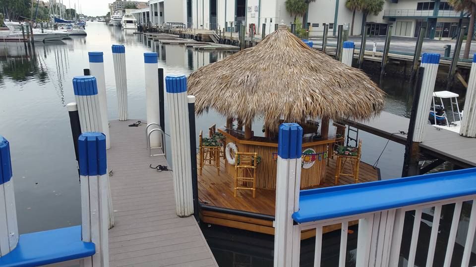 Cruisin_Tiki -amarrado