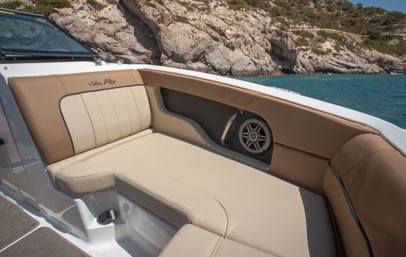 Lancha Sea Ray 220 Sundeck OB asientos proa