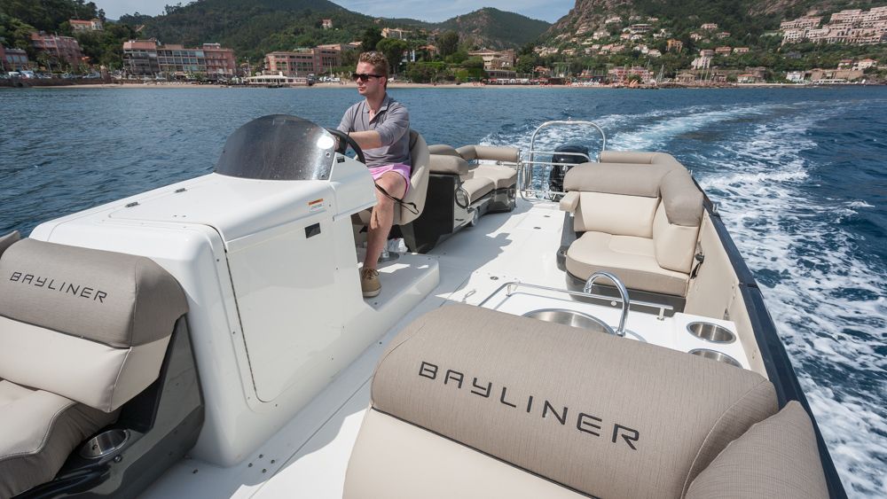 Bayliner Element XR7 cubierta